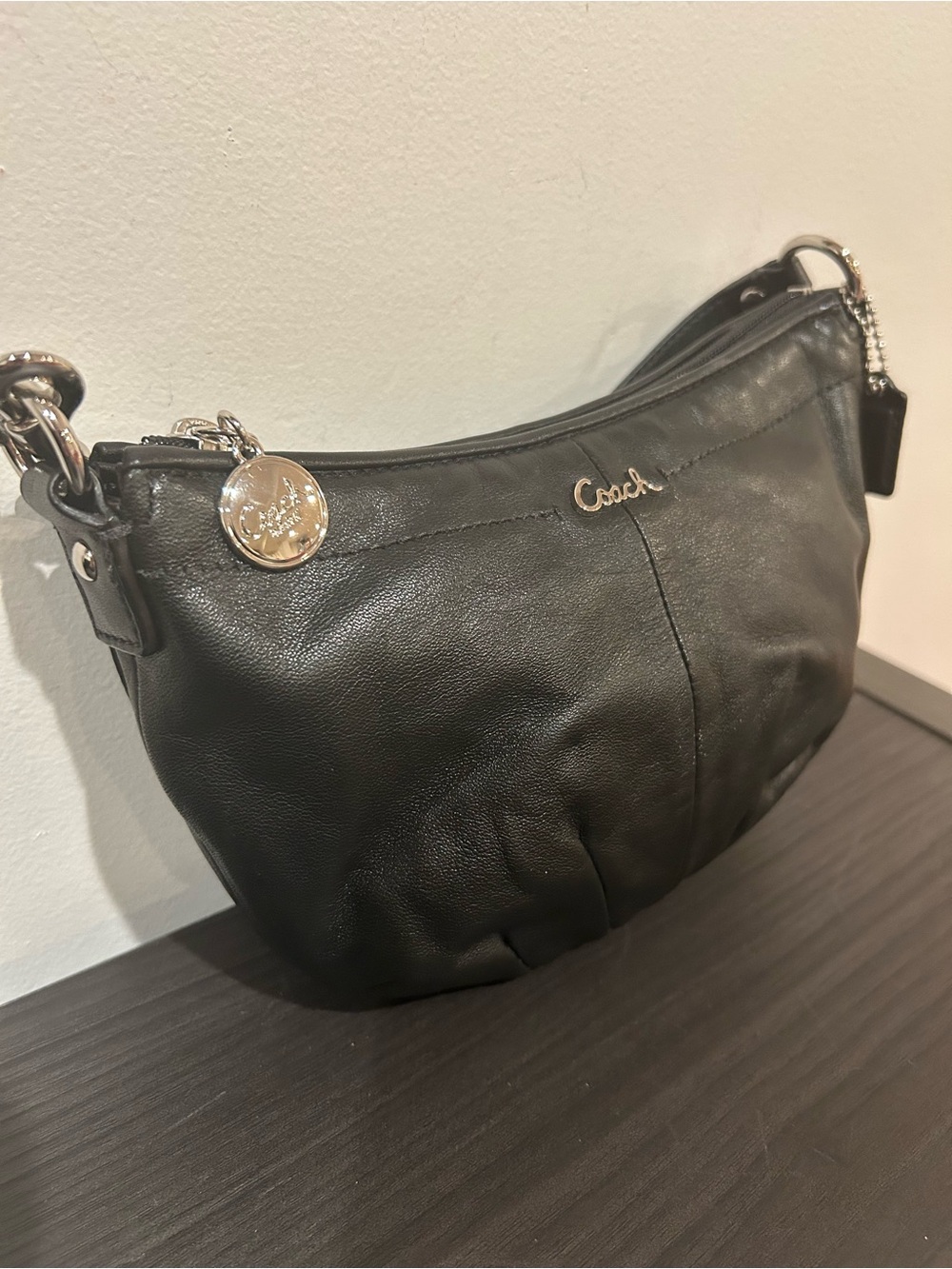 Coach Ashley Small Black Leather shoulder/wristlet bag EUC - Picture 4 of 13